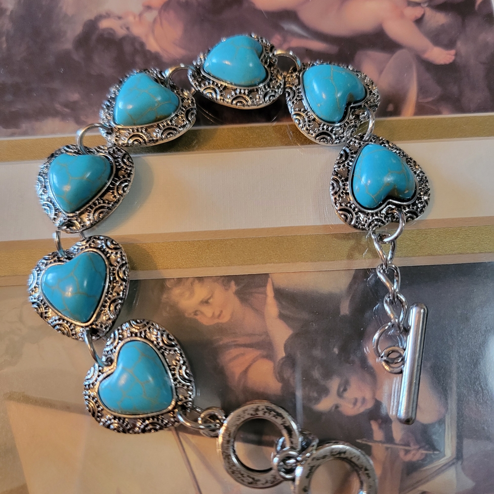 Bracelet with Turquoise Shape Heart In Stones